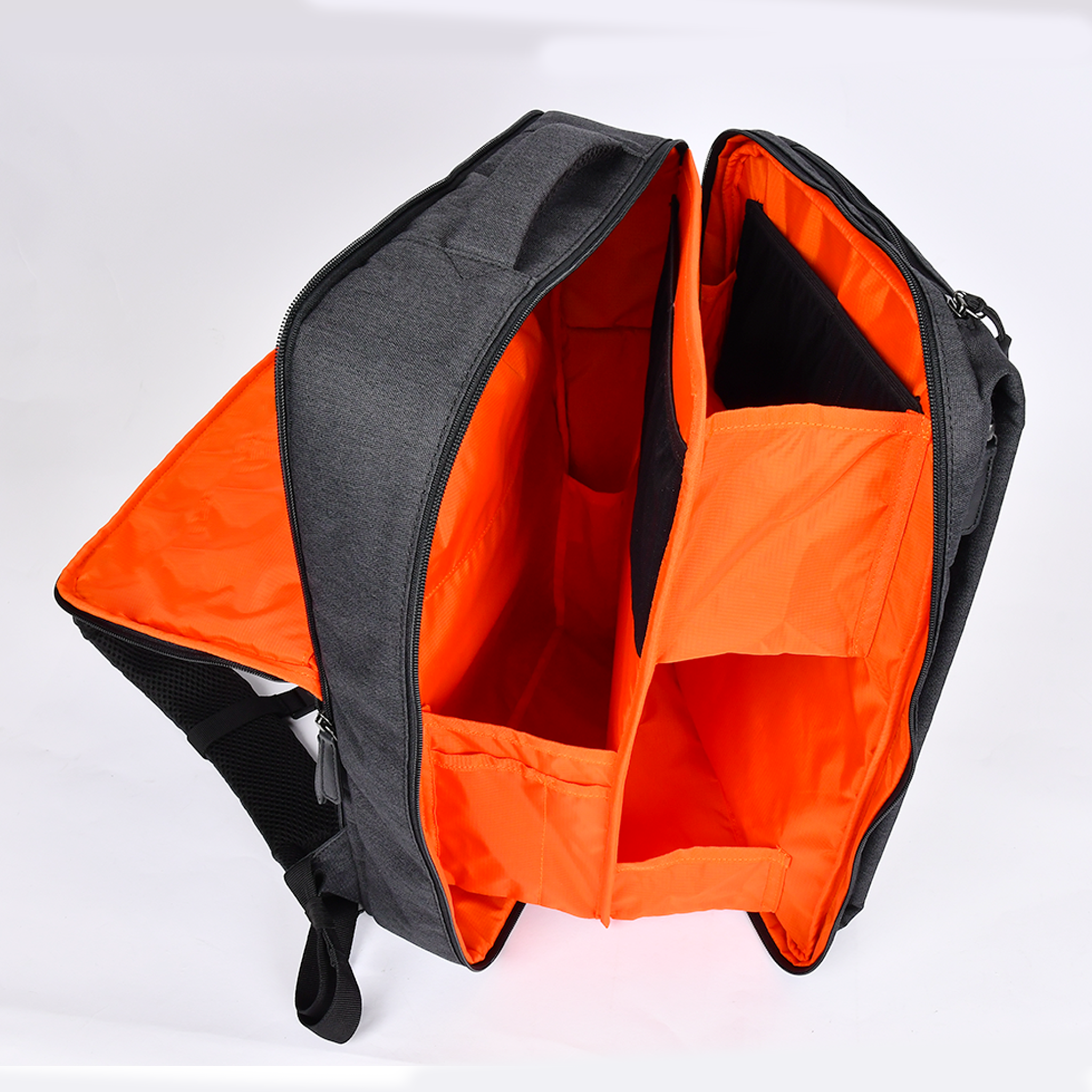 KABAG box large メインスペース上下のセパレート設計